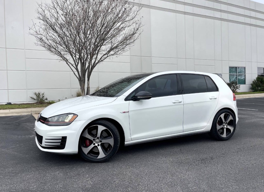 2016 Volkswagen GTI Image 2