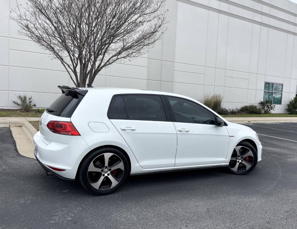 2016 Volkswagen GTI Image 3