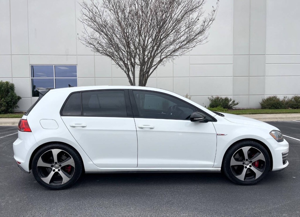 2016 Volkswagen GTI Image 5