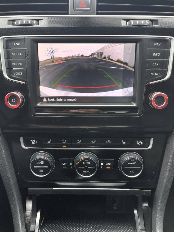 2016 Volkswagen GTI Image 12