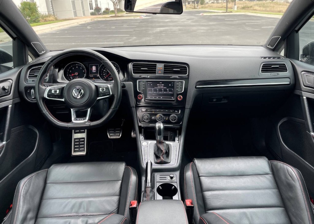 2016 Volkswagen GTI Image 15