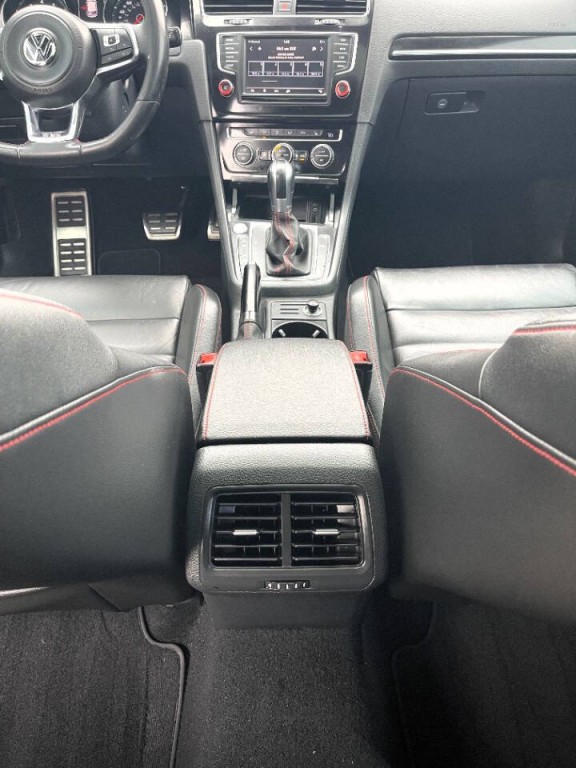2016 Volkswagen GTI Image 16