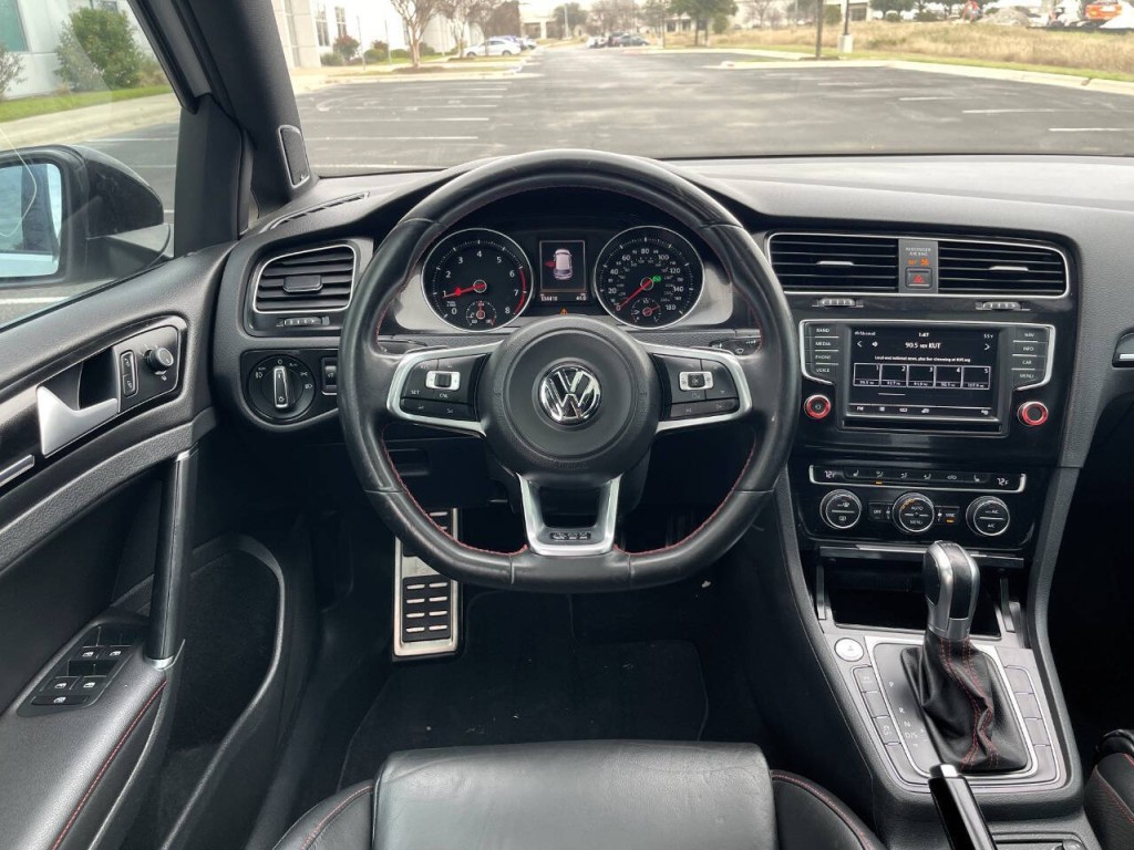 2016 Volkswagen GTI Image 18