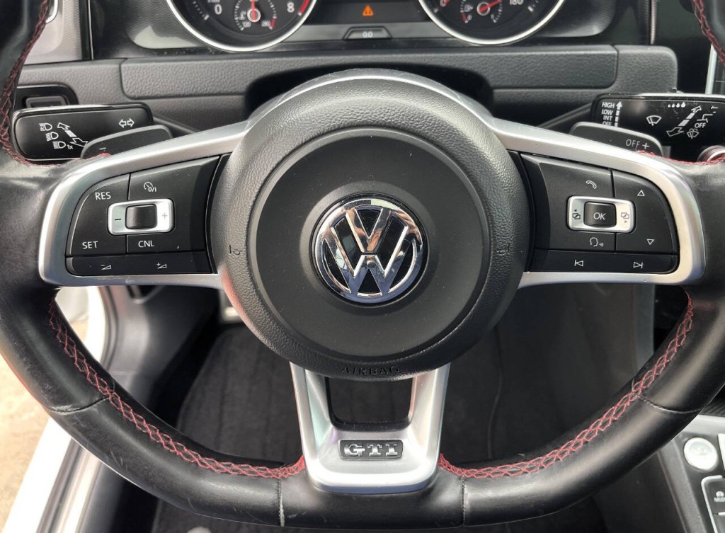 2016 Volkswagen GTI Image 20