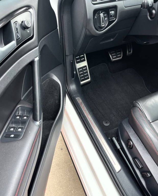 2016 Volkswagen GTI Image 22