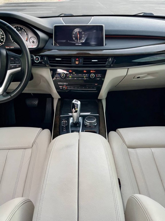 2017 BMW X5 Image 12