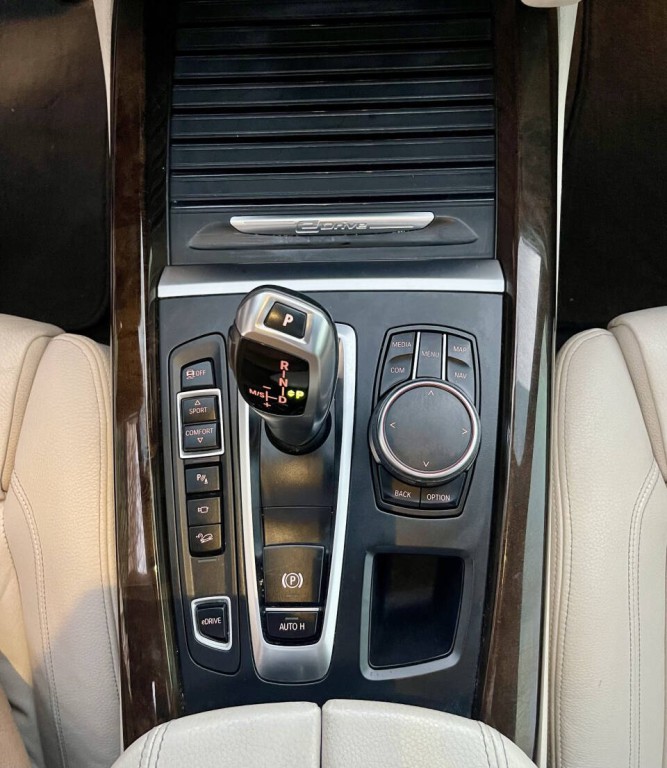 2017 BMW X5 Image 15