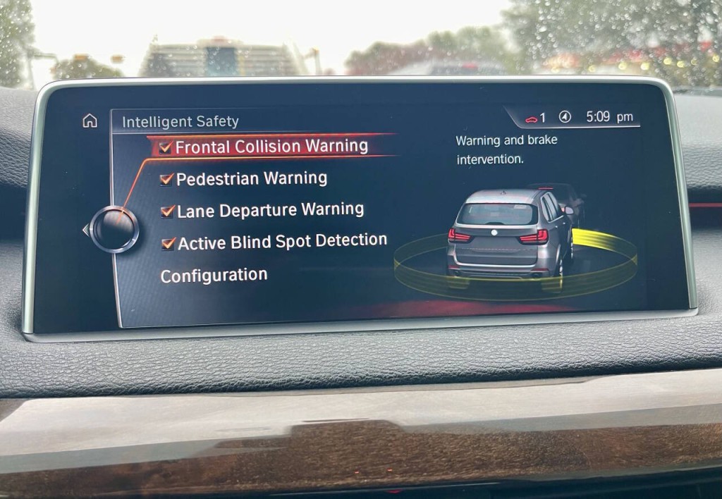 2017 BMW X5 Image 24