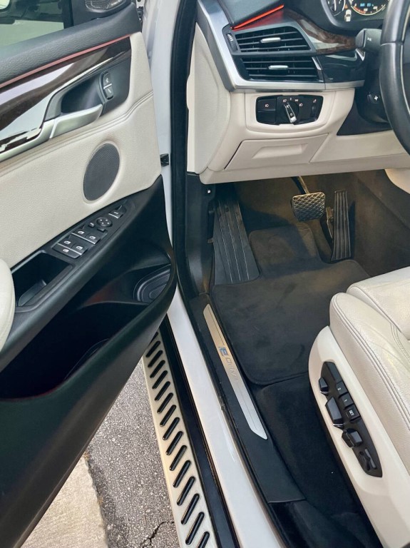 2017 BMW X5 Image 26