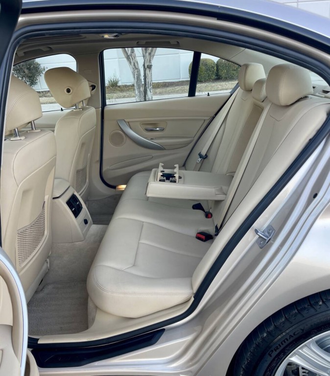 2015 BMW 3 Series Image 10