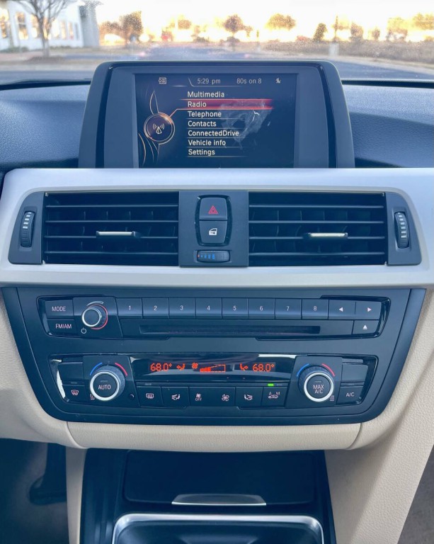 2015 BMW 3 Series Image 18