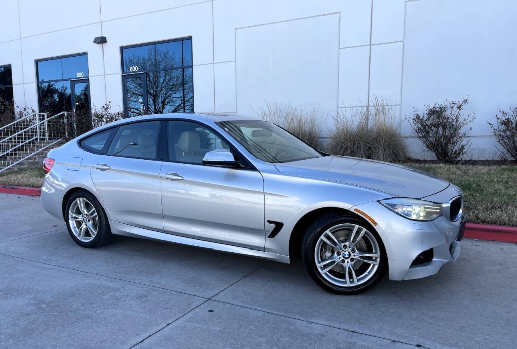 2014 BMW 3 Series Image 2