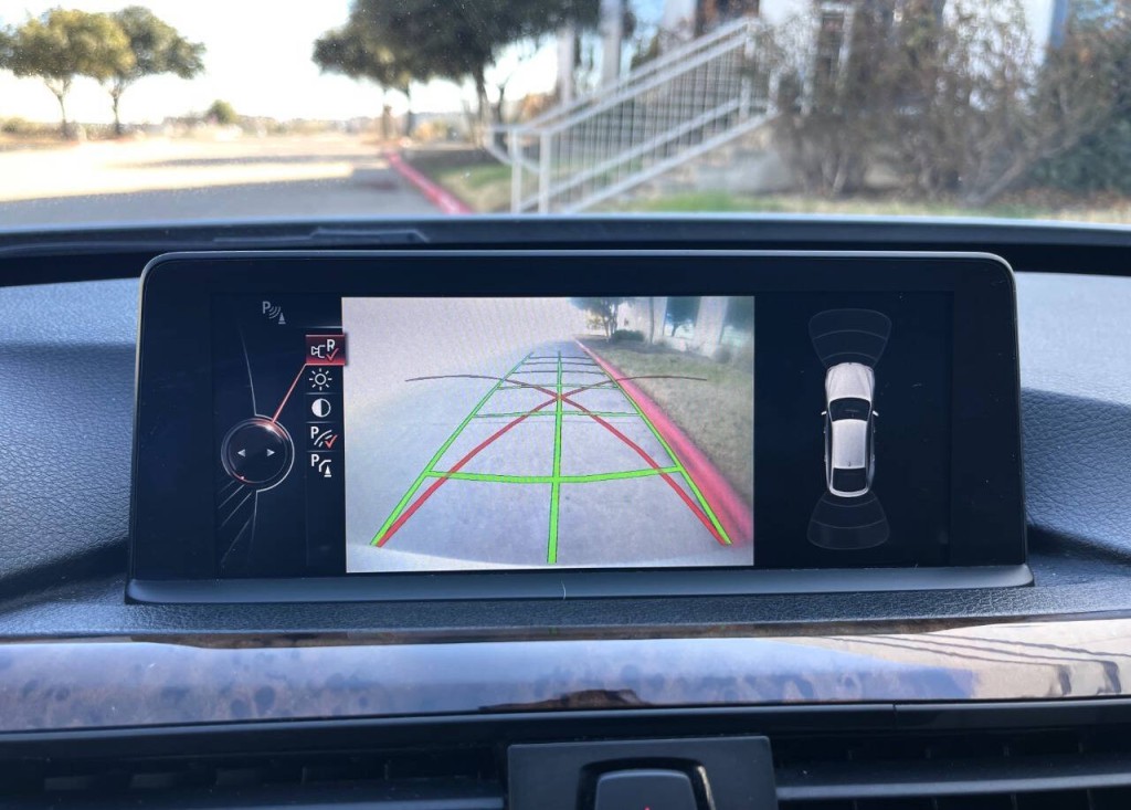 2014 BMW 3 Series Image 12