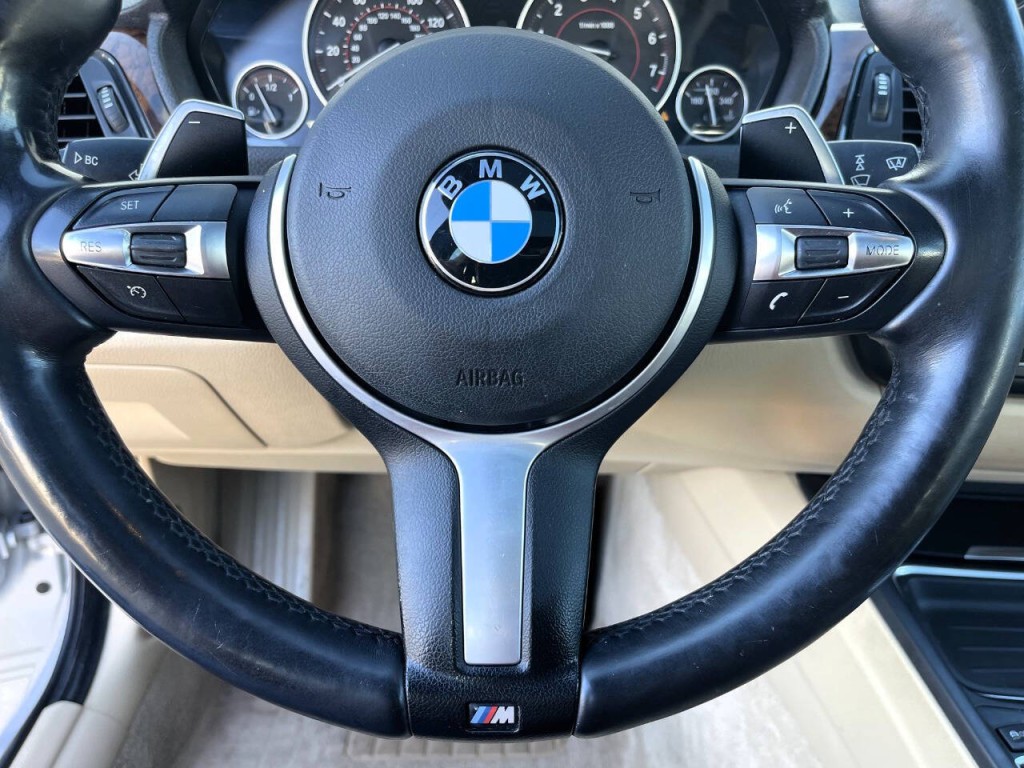 2014 BMW 3 Series Image 19