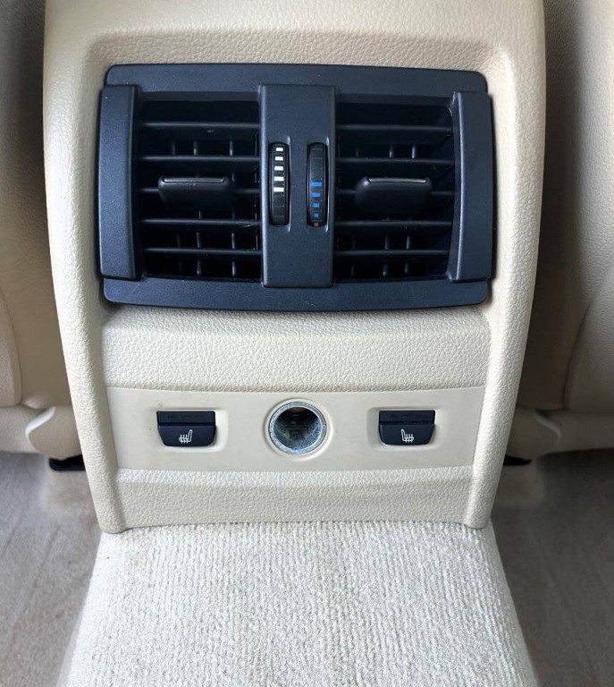 2014 BMW 3 Series Image 21