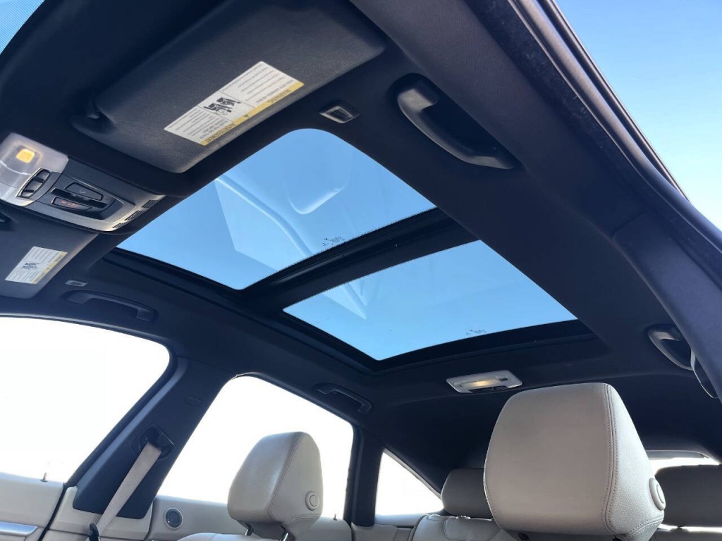 2014 BMW 3 Series Image 23