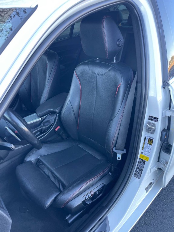 2013 BMW 3 Series Image 7