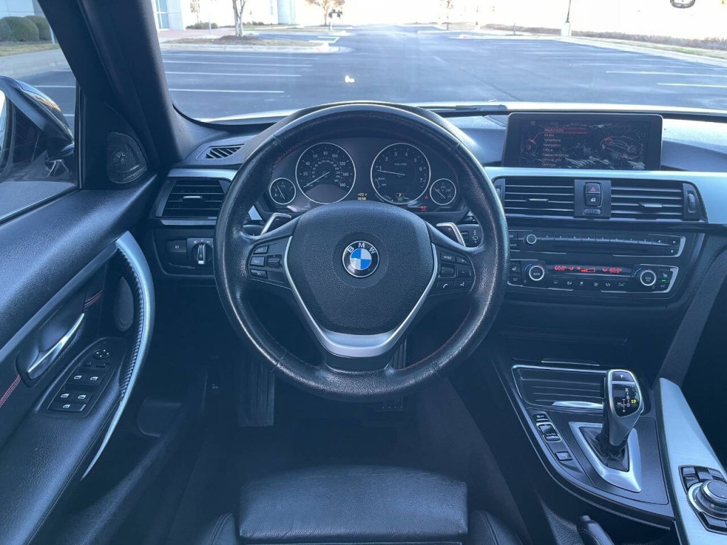 2013 BMW 3 Series Image 13