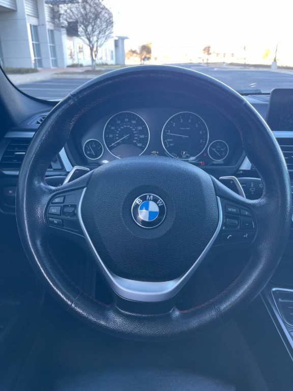 2013 BMW 3 Series Image 14