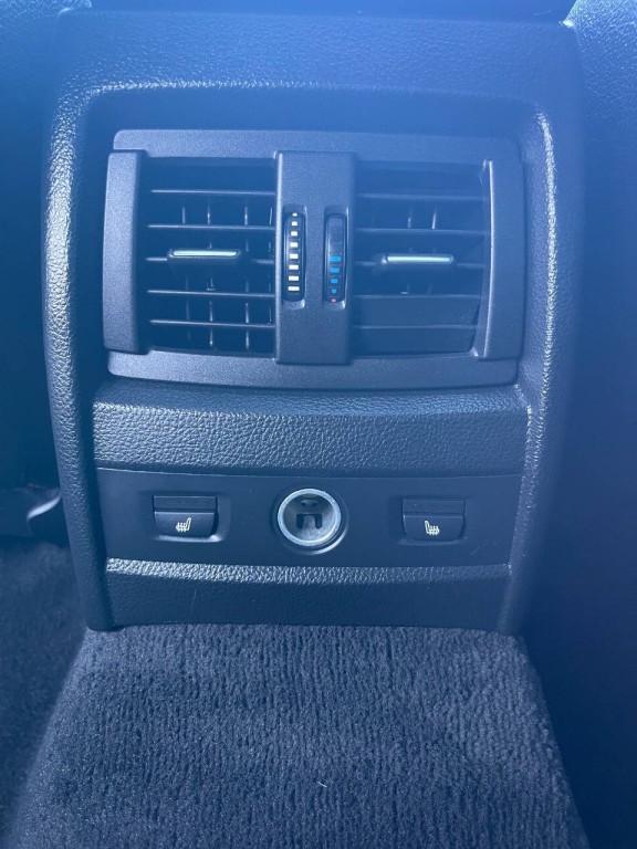 2013 BMW 3 Series Image 17