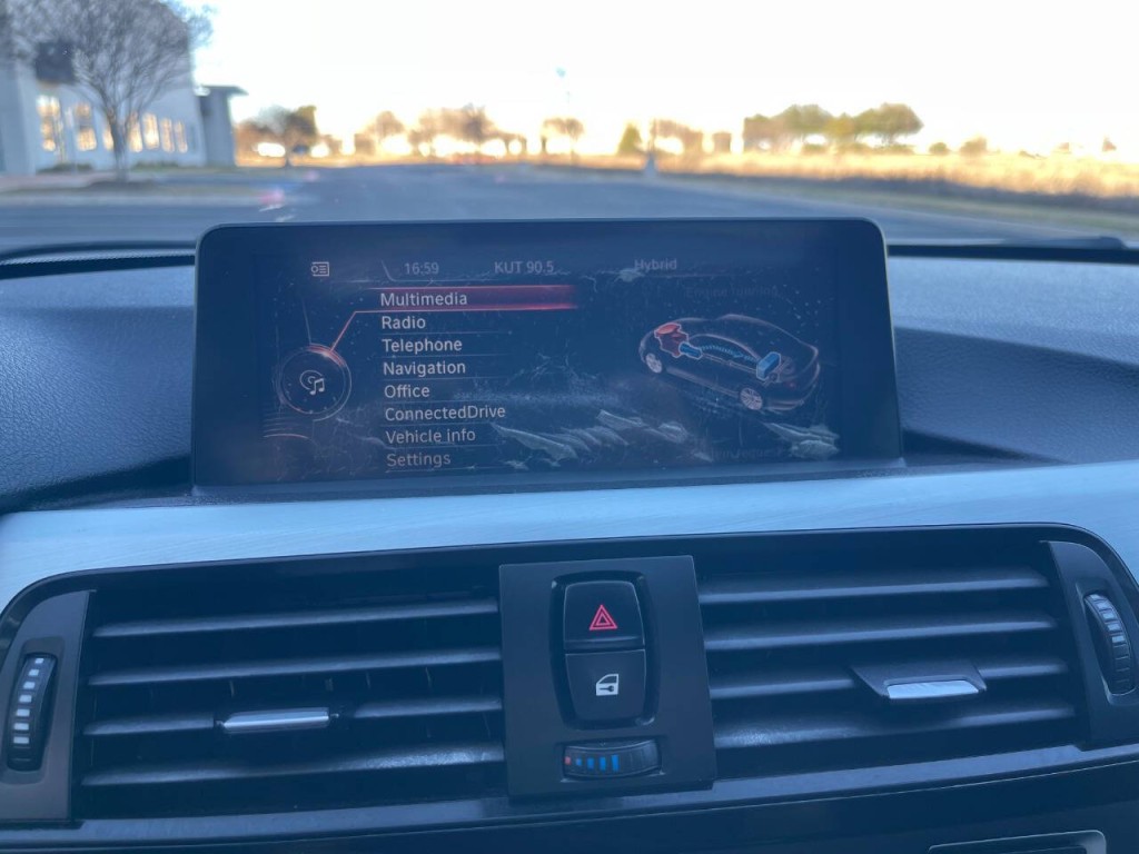 2013 BMW 3 Series Image 18