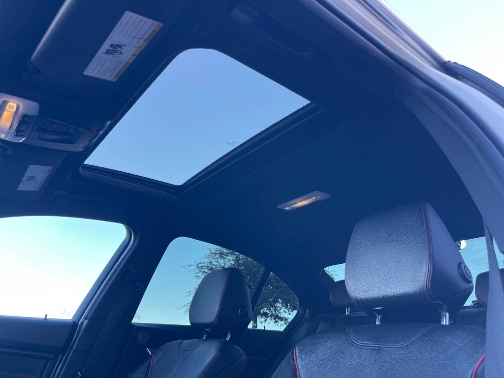 2013 BMW 3 Series Image 19