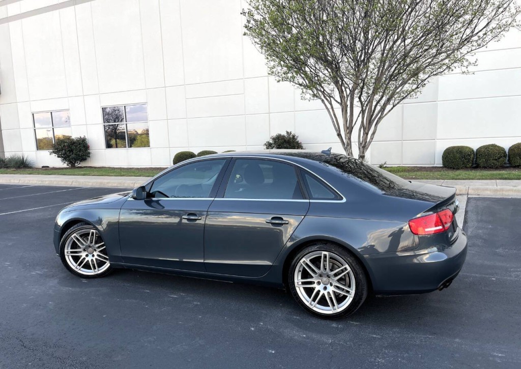 2010 Audi A4 Image 4