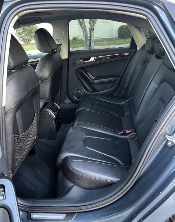 2010 Audi A4 Image 9