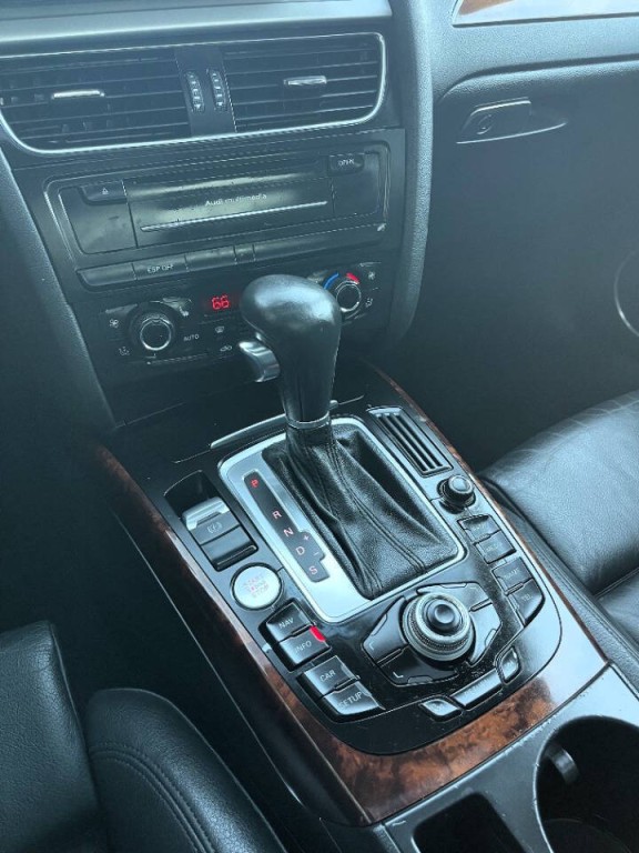 2010 Audi A4 Image 16