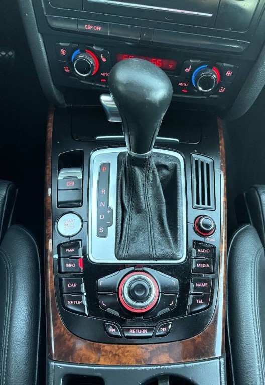 2010 Audi A4 Image 17