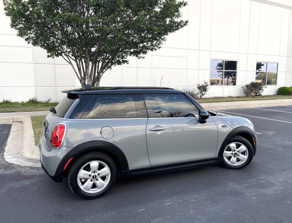 2016 MINI Cooper Image 3