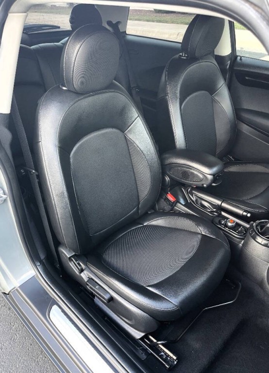 2016 MINI Cooper Image 8