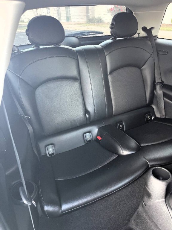 2016 MINI Cooper Image 10