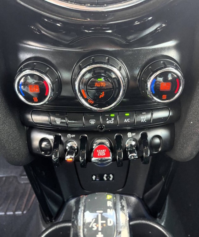 2016 MINI Cooper Image 13