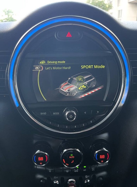 2016 MINI Cooper Image 19