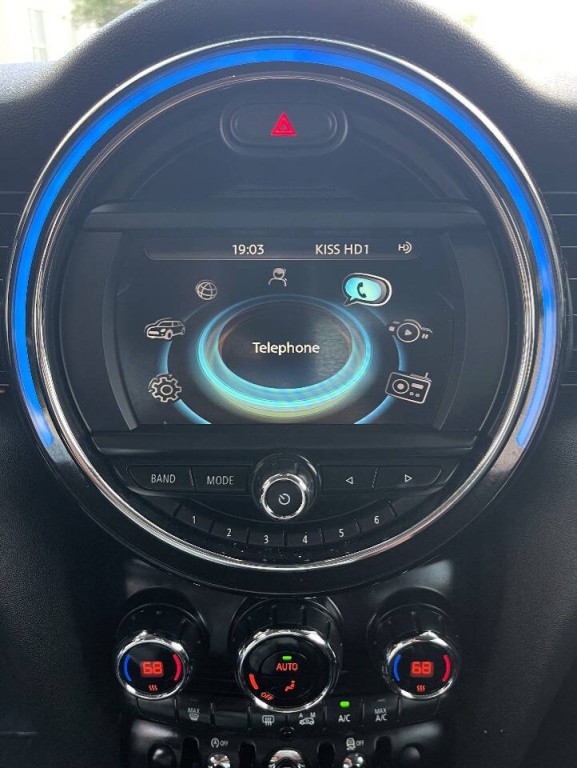 2016 MINI Cooper Image 20