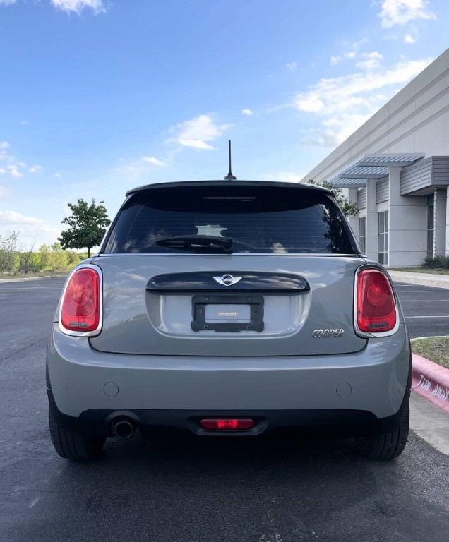 2016 MINI Cooper Image 25