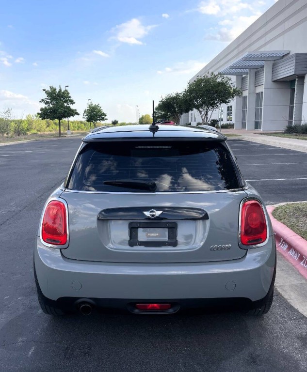 2016 MINI Cooper Image 27