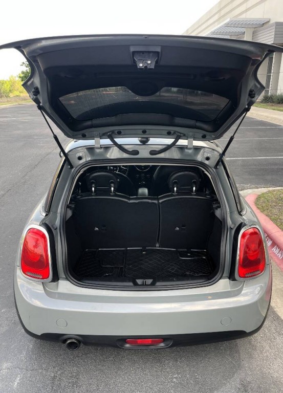 2016 MINI Cooper Image 30
