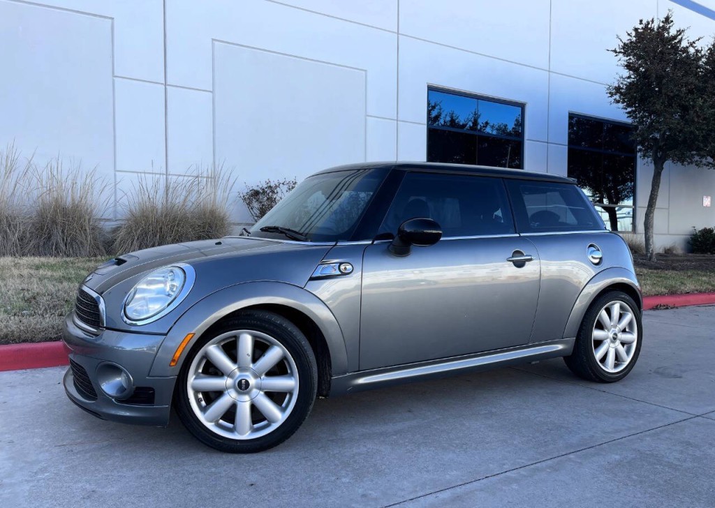 2010 MINI Cooper Image 3