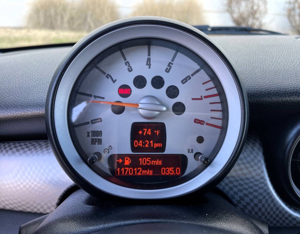 2010 MINI Cooper Image 17