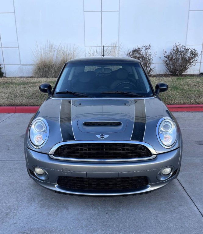 2010 MINI Cooper Image 24