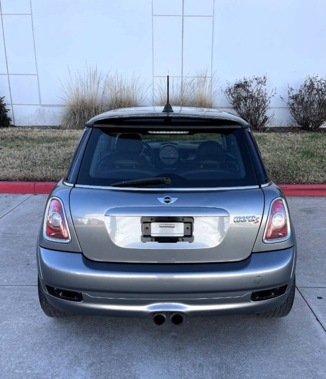 2010 MINI Cooper Image 25