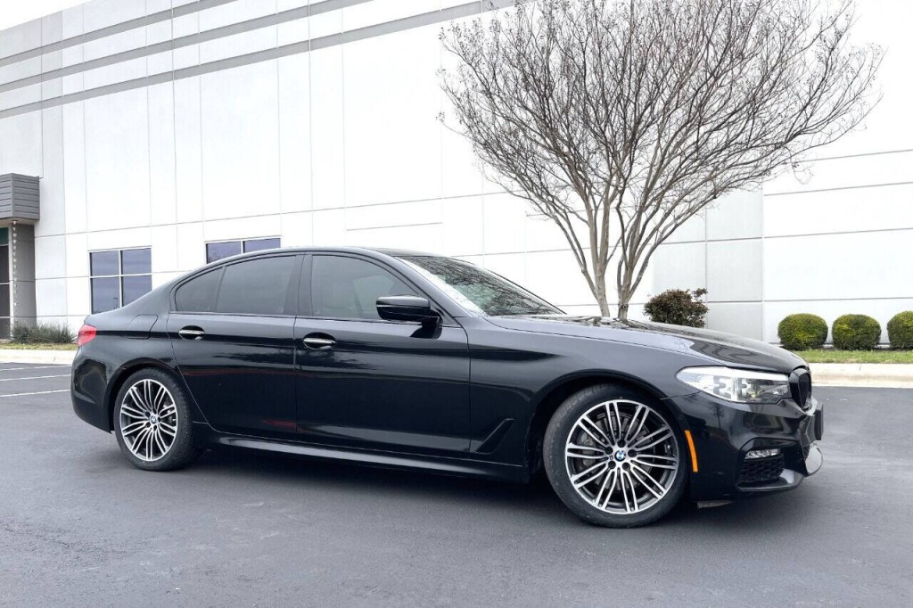 2018 BMW 5 Series Image 2
