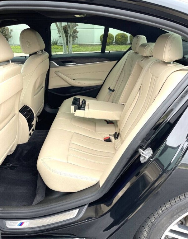 2018 BMW 5 Series Image 10