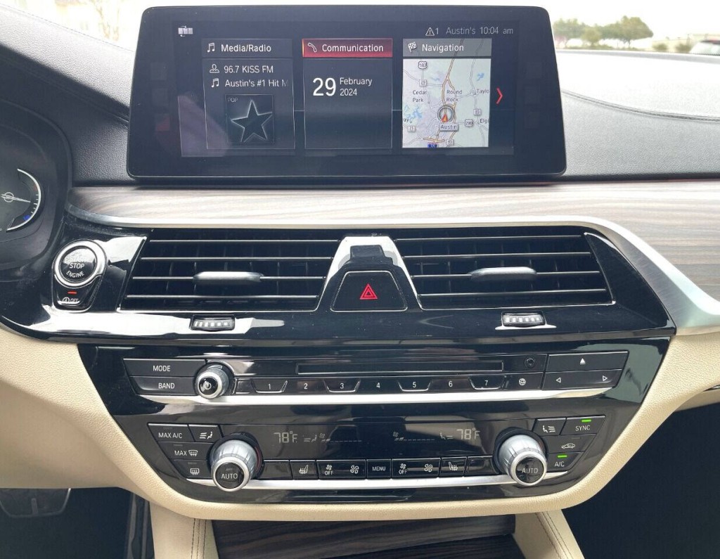 2018 BMW 5 Series Image 17