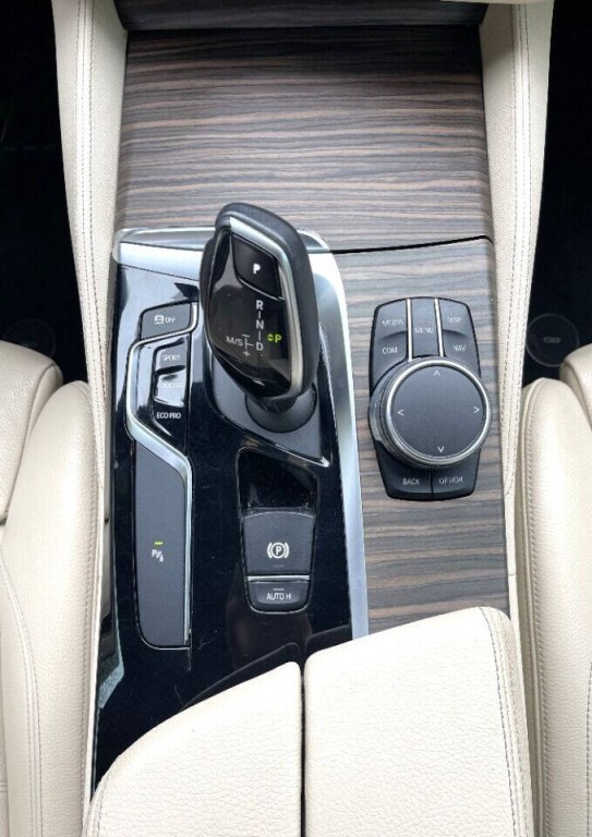 2018 BMW 5 Series Image 22