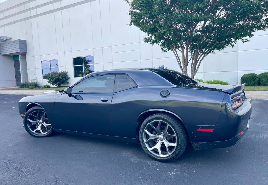 2017 Dodge Challenger Image 3
