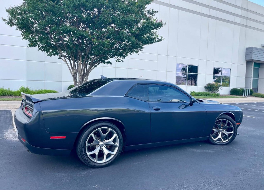 2017 Dodge Challenger Image 4
