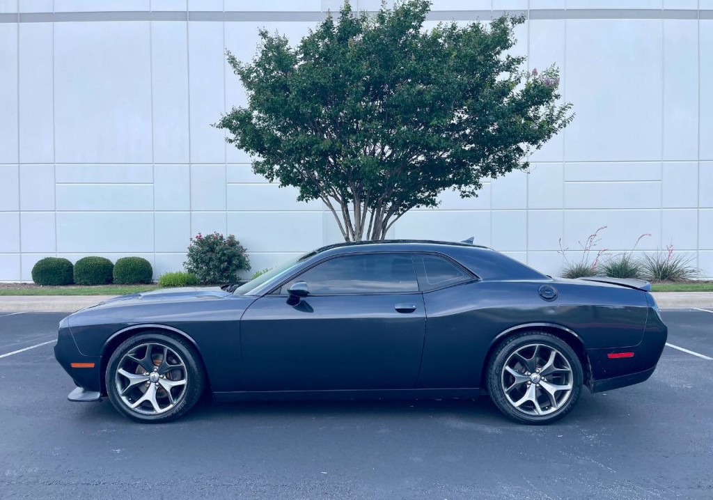 2017 Dodge Challenger Image 5